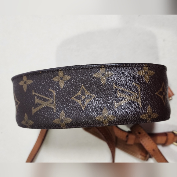 Louis Vuitton St. Cloud pm (smallest size). 1988 Int pocket glued shut. - Picture 5 of 16